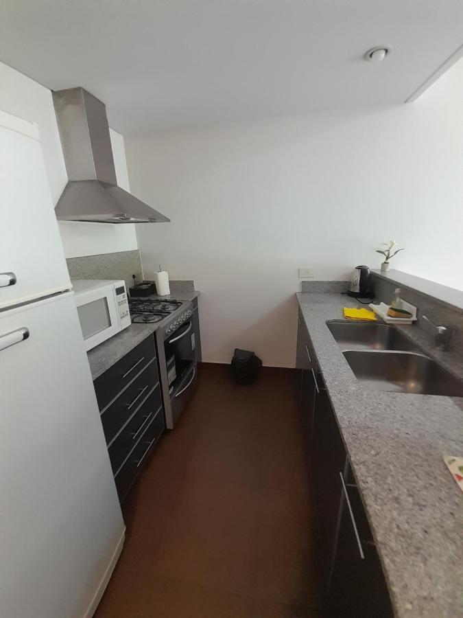 Departamento Centrico Plaza Alvarado Con Cochera Салта Екстериор снимка