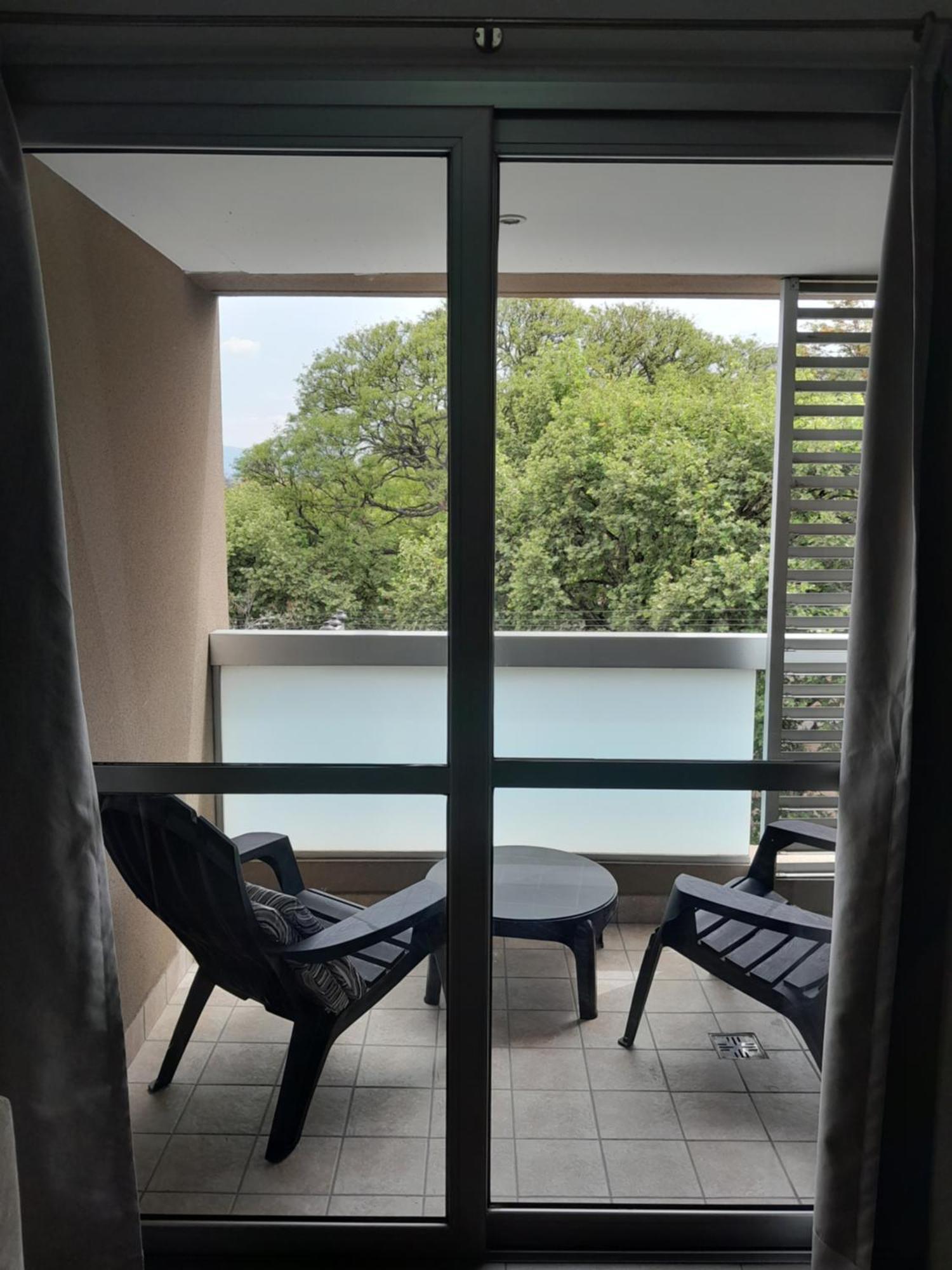 Departamento Centrico Plaza Alvarado Con Cochera Салта Екстериор снимка